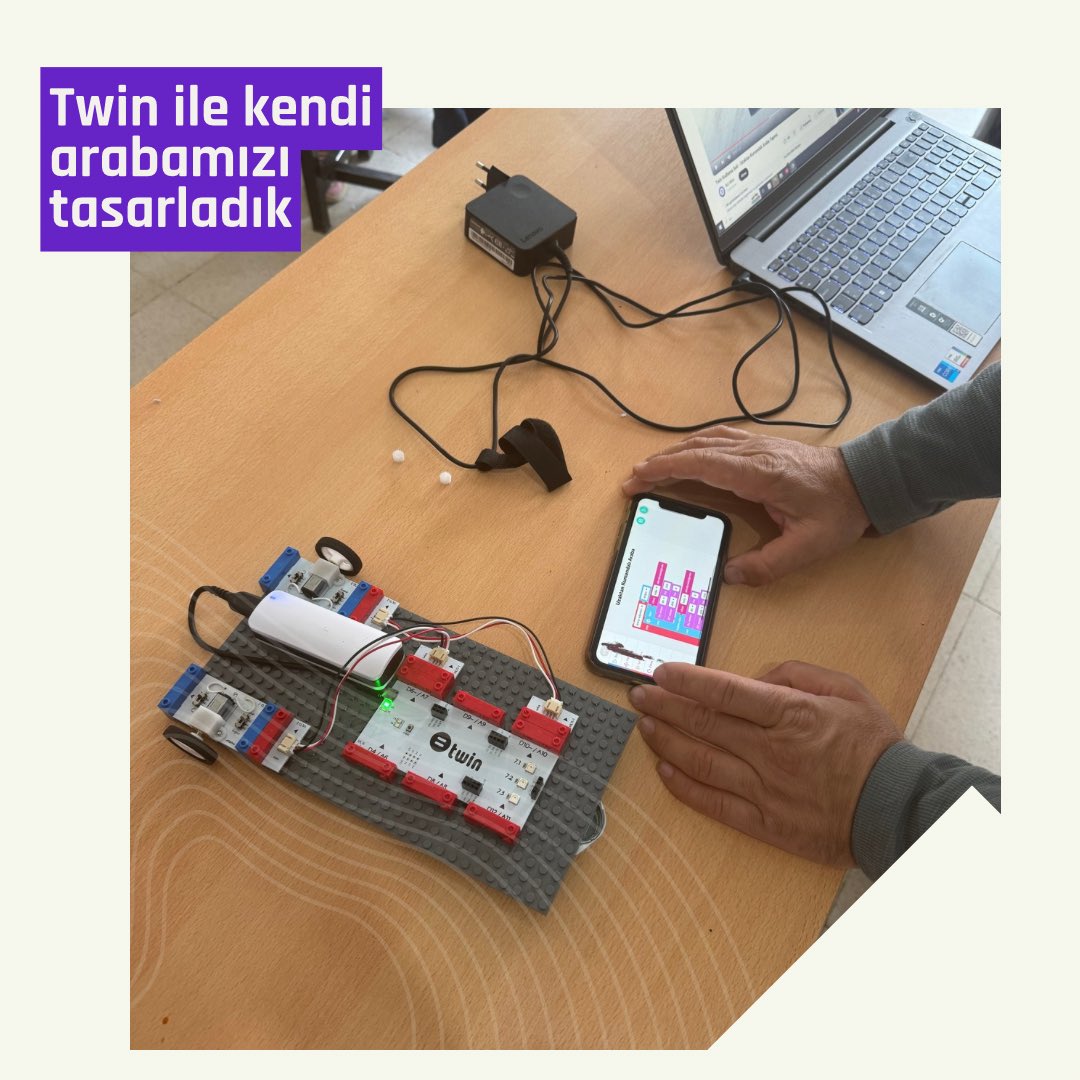 gelncikilkokulu's tweet photo. Öğrencilerimizle birlikte Twin seti kullanarak kendi arabamızı tasarladık.🚘
@twinbilim @YGAorgtr @diclemem21 @MUSTAFASABIR21 @Kadirkdryrdgl @Diclekaymkmligi @Diyarbakirmem 

#TwinKit #Kodlama #STEM #Yaratıcılık #EğitimdeTeknoloji #GeleceğinMühendisleri #RobotikKodlama” https://t.co/kYShxHyVuJ