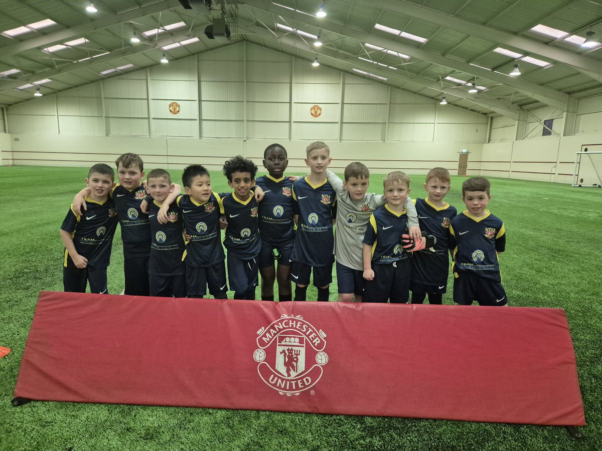 HolyFamilyM6's tweet photo. Great morning at the Year 4 Salford Cup competition. Held at the cliff training ground. The boys did a fantastic job &amp; scored some incredible goals and managed 2nd place . Thanks to all the students/ leaders running the event today they done a brilliant job. @SportMattersDG ⚽️👏 https://t.co/ZvWcYljN03