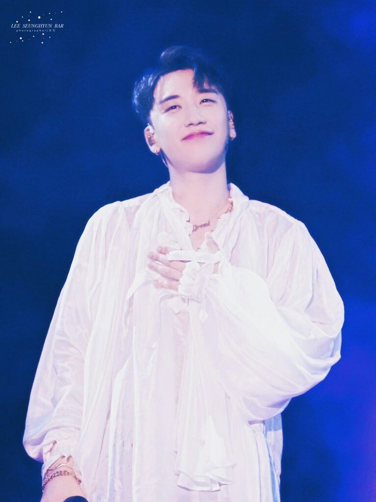 tsunderetomato2's tweet photo. I feel so emotional seeing so many birthday wishes for Seungri this year. Ri, you are loved. 😭

#TheGreatVictoRiDay
Seungri Shines Brighter https://t.co/95rbsamyhV
