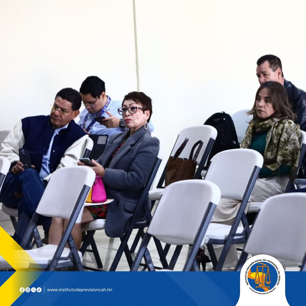 COMUNICADO IMPORTANTE
Debido a la falta de Quórum, la Asamblea General Extraordinaria fue suspendida, trasladándose, conforme a lo establecido por la ley, a una segunda convocatoria, que tendrá lugar el día  jueves 12 de diciembre de 2024, a las 8:00 a.m., en el mismo lugar.