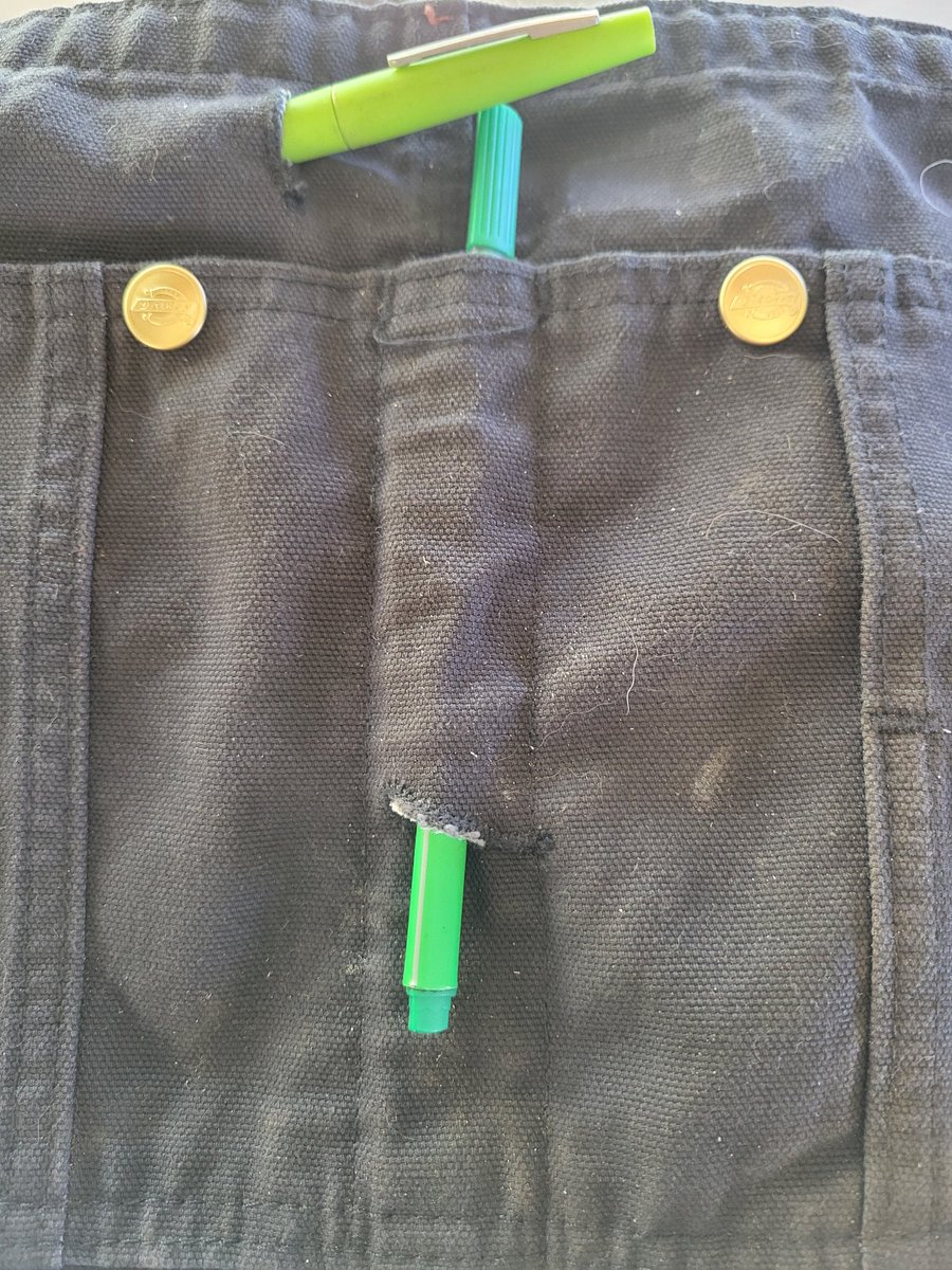 SupervisionMr's tweet image. 🌐#AbsoluteFact 
Unnecessary button holes are manufacturing DEFECTS!
I complained😭about unnecessary button holes on satisfaction survey, with no response.
Purchased more overalls for medical reasons. My belly can't endure pants supported by a waist belt anymore: Same😞defects!