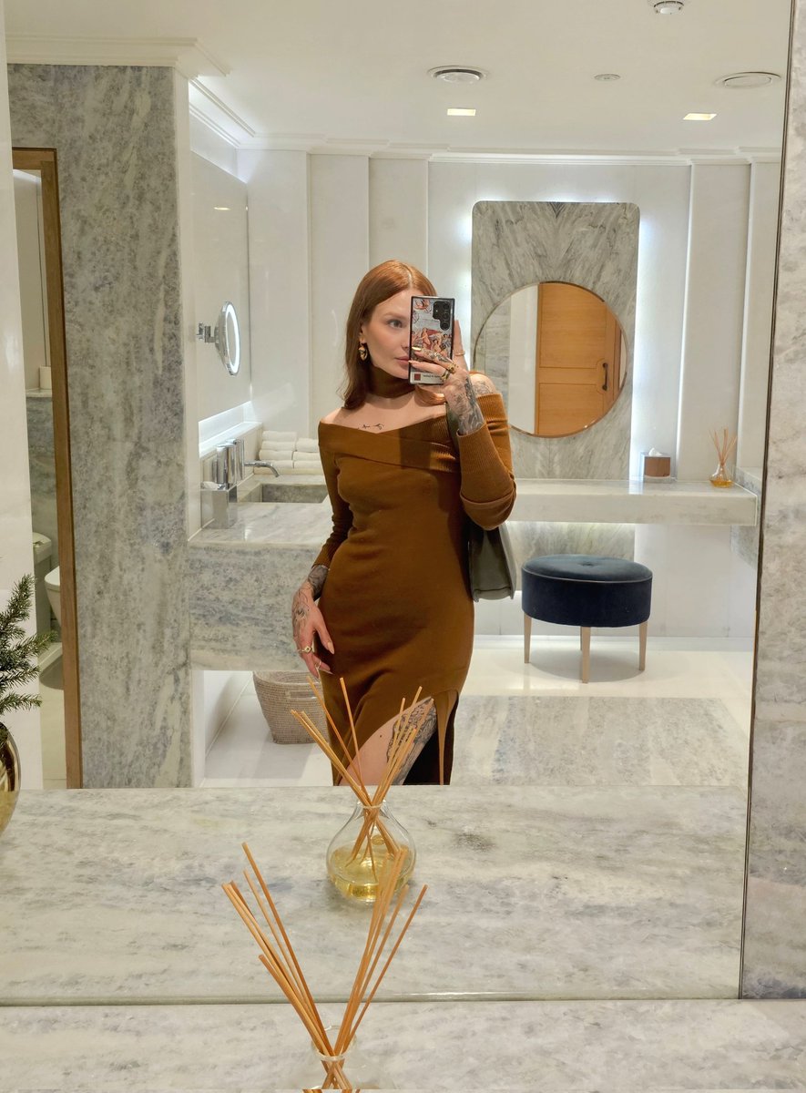 Cosy winter dates..🧡🍷