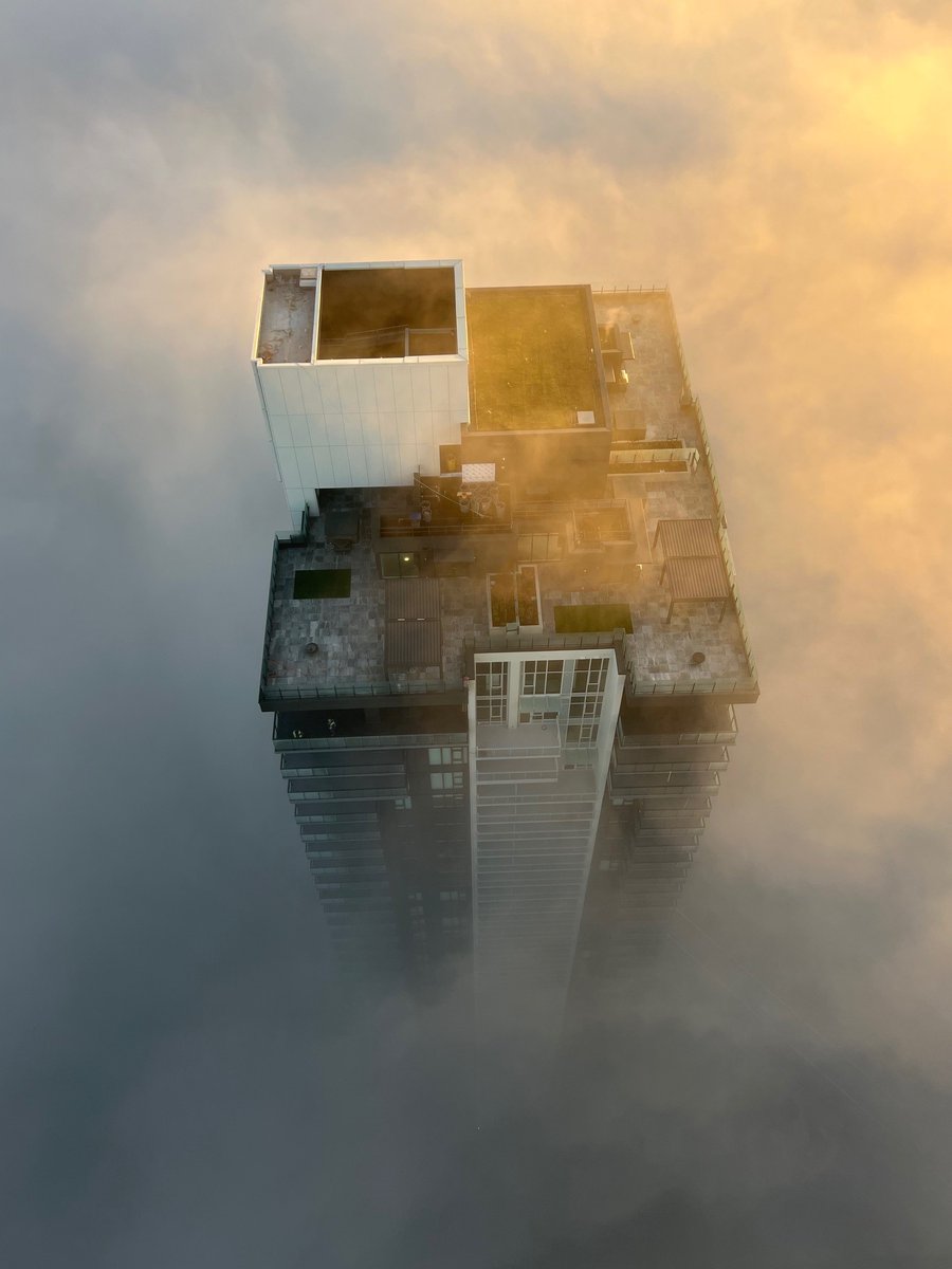onnigroup's tweet photo. We're thrilled to announce occupancy for Gilmore Place Tower 2, the final tower in Phase 1 and the tallest building in BC soaring 64 storeys high! 

A heartfelt thank you to the Gilmore Team for your hard work. 

Learn more about available homes at https://t.co/YqCXXZ3P1H. https://t.co/DkBx8reEqt