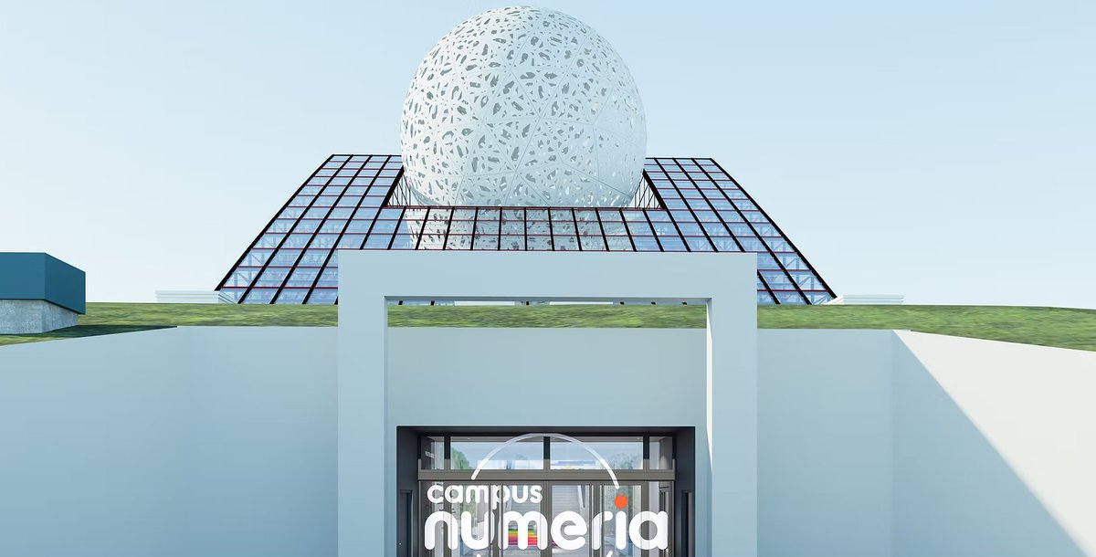 Et si vous entriez dans le <a href="/campus_numeria/">Campus Numeria</a>  ?       Promenez-vous dans le pavillon du Futuroscope, et découvrez la description des espaces sur le site web du Campus Numeria :
☑️Visite virtuelle : en3d.fr/campus-entree
☑️Description des espaces : ac-poitiers.fr/campus-numeria…