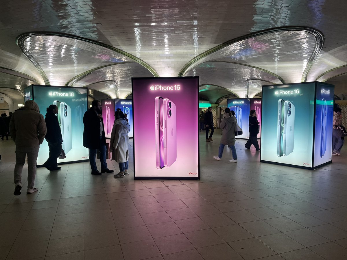 Si les partisans de la décroissance prennent un jour le pouvoir, le premier truc qui vire ce sont ces panneaux lumineux de l’enfer.