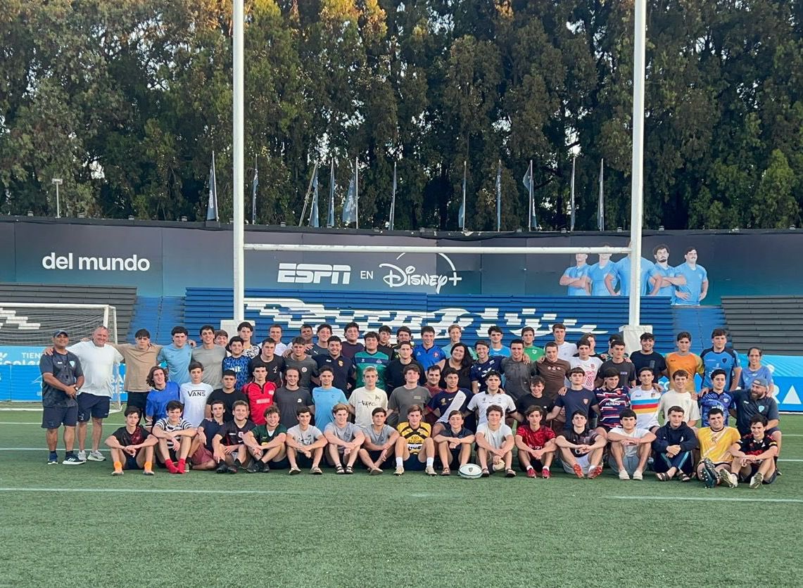 ☑️ Cerramos el año en el Centro de Formación m16. 

Todos los combinados tuvieron actividad en cancha, talleres de conmoción cerebral, leyes de juego y nutrición.