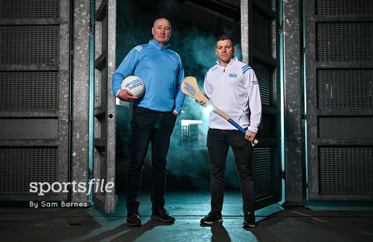 sportsfile's tweet image. Queen's University Belfast manager Conor Deegan and Mary Immaculate College selector Podge Collins at the draw of the Electric Ireland GAA Higher Education Championships at Croke Park today.

📸 @SportsfileSam 

sportsfile.com/more-images/11…

#FirstClassRivals