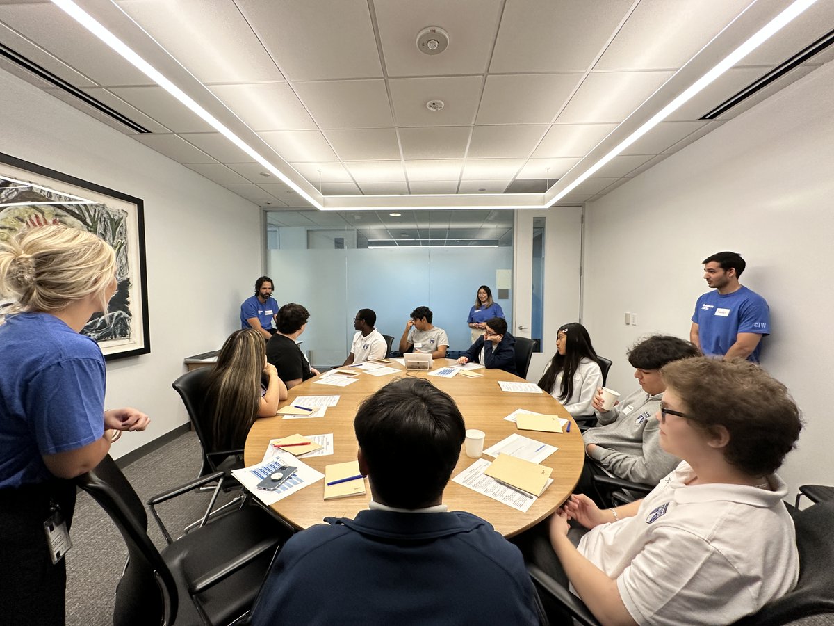 UpliftEducation's tweet photo. Uplift Elevate 10th graders explored STEAM careers at @GoldmanSachs! They gained valuable insights from employees' academic paths, networked like pros, and learned resume tips. π
Thank you, Goldman Sachs, for empowering our scholars! π
#CommunityTeamWorks https://t.co/KLwhP8Ushr