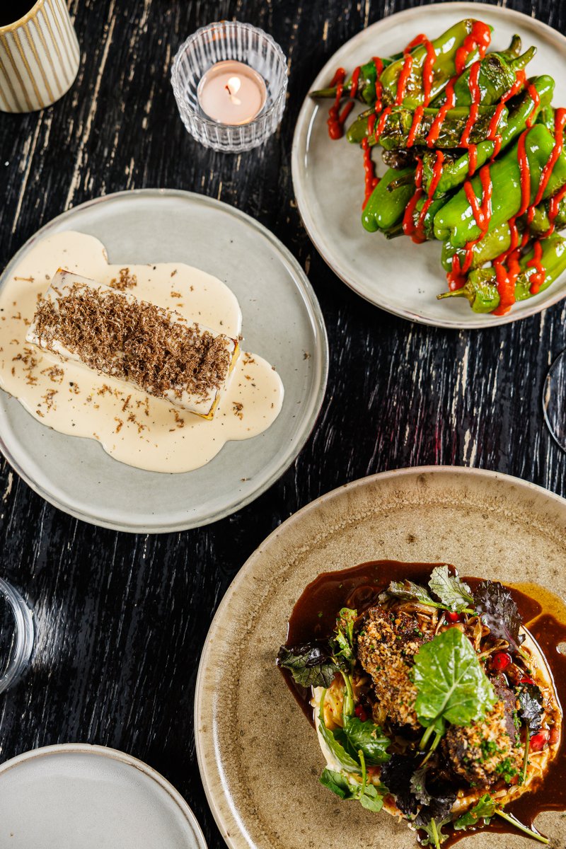 Pimientos de Padrón mit Mojo Rojo
Spanische Klassiker neu gedacht! Pimientos de Padrón in Kombination mit einer fruchtig-würzigen Mojo Rojo.

#foodiesberlin #kinkberlin #berlinfoodguide

berlinerspeisemeisterei.de