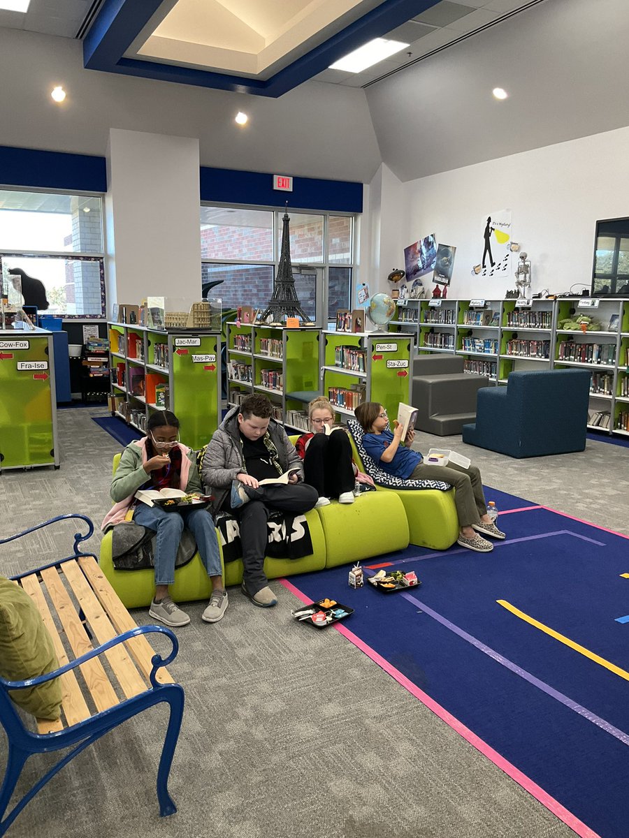 RIS Mediacenter (@rismediacenter) on Twitter photo Christmas Card Workshop and Book Club today during Lunch Bunch 🥰Holiday fun! <a href="/RISgreatness/">RISD Intermediate</a> <a href="/robinsonisd/">Robinson ISD</a> #letspromotelibraries #txlege Christmas Card Workshop and Book Club today during Lunch Bunch 🥰Holiday fun! <a href="/RISgreatness/">RISD Intermediate</a> <a href="/robinsonisd/">Robinson ISD</a> #letspromotelibraries #txlege