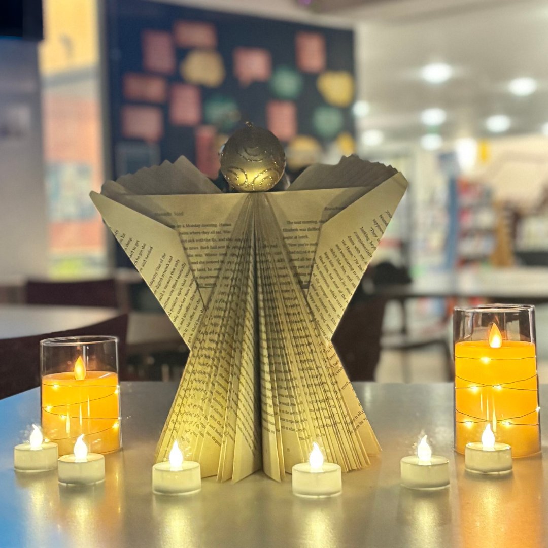 BuryLibSuffolk's tweet image. We're immensely proud to celebrate the reopening of #SpellowLibrary in Liverpool by lighting up our library! 🕯💛
Let's #ShareTheLight as we welcome Spellow Library back! 📖
Click here to learn more: liverpoolexpress.co.uk/more-than-135-…
@SuffolkLibrary