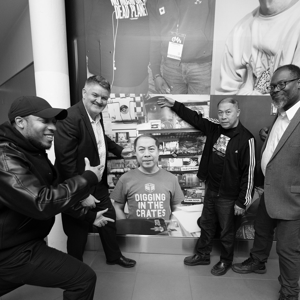 ajaniphoto's tweet photo. The prospect of producing a celebration for my exhibit at Billy Bishop Toronto City Airport was exciting.
Nieuport Aviation, PortsToronto, Canon Canada, and the City of Toronto were very supportive.
More on the celebration: https://t.co/Fyd58yZ6NQ. #art #projecttdot https://t.co/BrS8s8BxHM