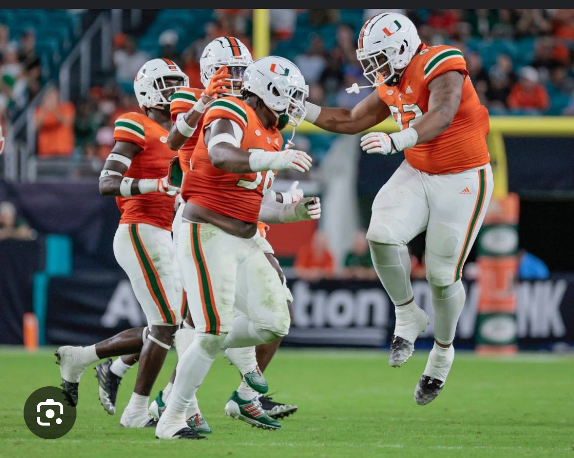 Bless to say I’ve received an offer from Miami <a href="/FCProspects_/">First Class Prospects</a> <a href="/callmeagentdwil/">callmeagentdwil</a>