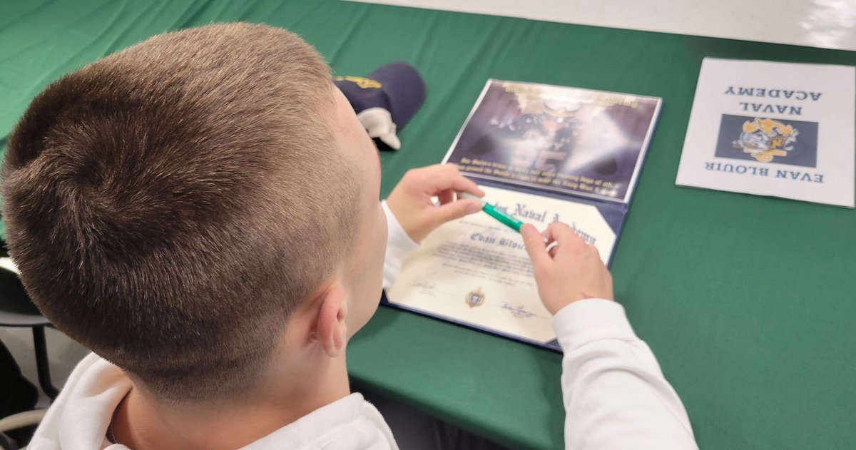 coachcrounse's tweet photo. Another great day for @paxathletics. Watched Pax favorite son sign with the United States Naval Academy @EvanBlouir 
The GOAT! Thank you Evan for everything you have done! https://t.co/6DnPtM8ywY