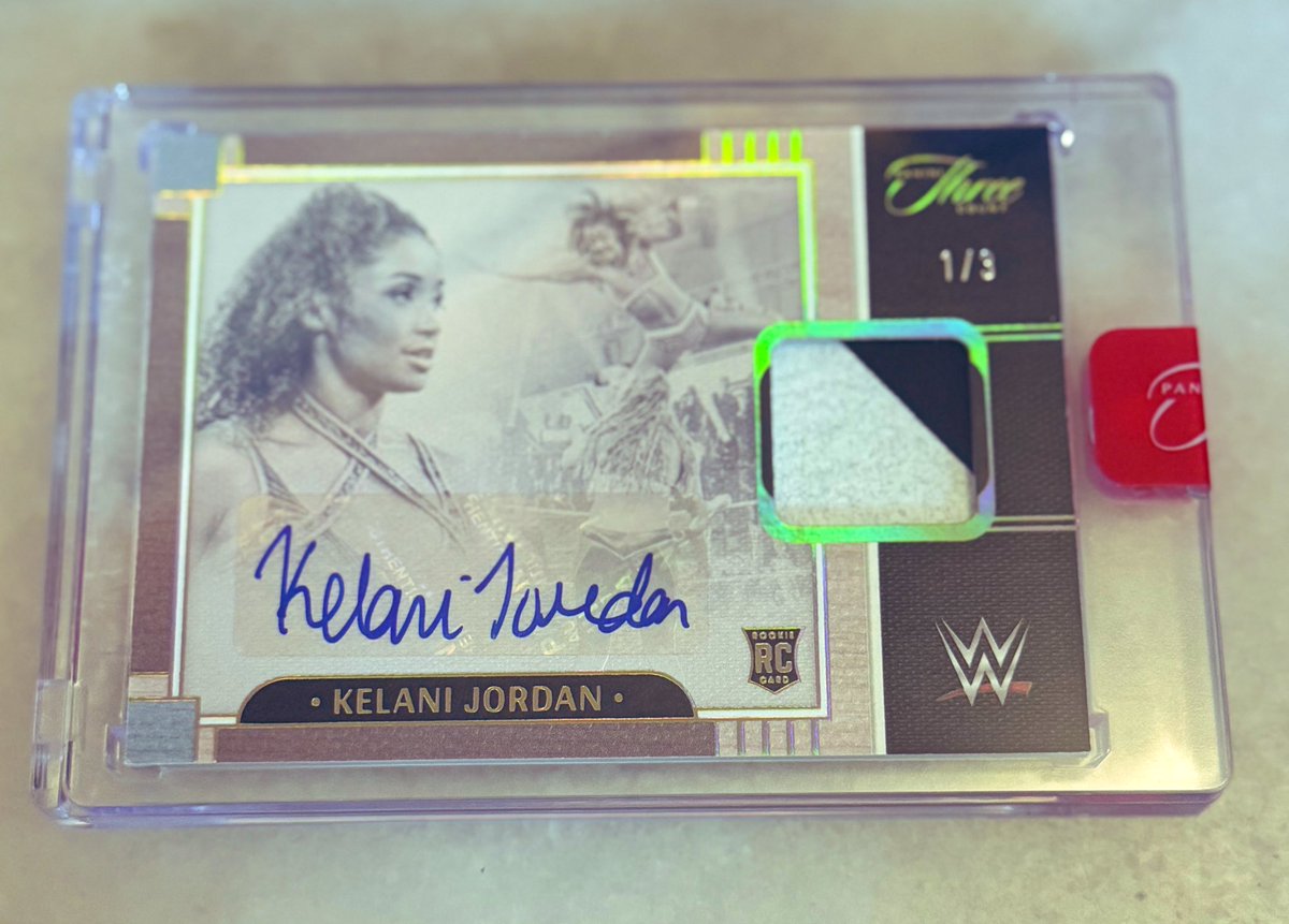 AngRenzi's tweet photo. These Three Count cards are pretty sweet! Pulled this Kelani to /3 @wrestlingcards @kelani_wwe https://t.co/zD9SCy73EP