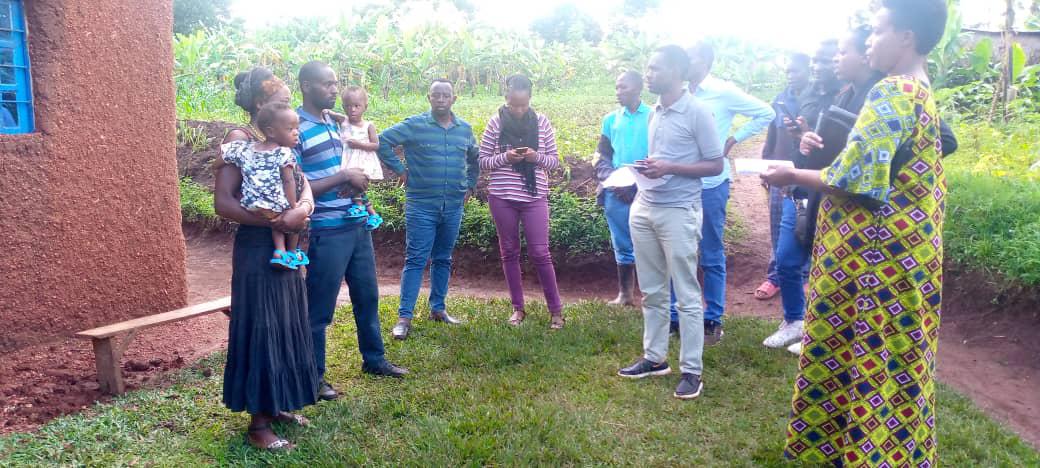 Rurengesec's tweet photo. kuwa 11/12/2024@Rurenge sector twakiriye itsinda riturutse ku Ntara*  bari baje gusuzuma ibikorwa biri  mihigo 2024_2025.
Ibyasizumwe
❇️ inzu  n 'ubwiherero byubatswe muri HSI
❇️ Umuturage wahawe inka
❇️ Abana bavuye mu mirire mibi
❇️ Ubwishingizi bw'imyaka
❇️ SEMEs coached https://t.co/TBBcJb2Ce7