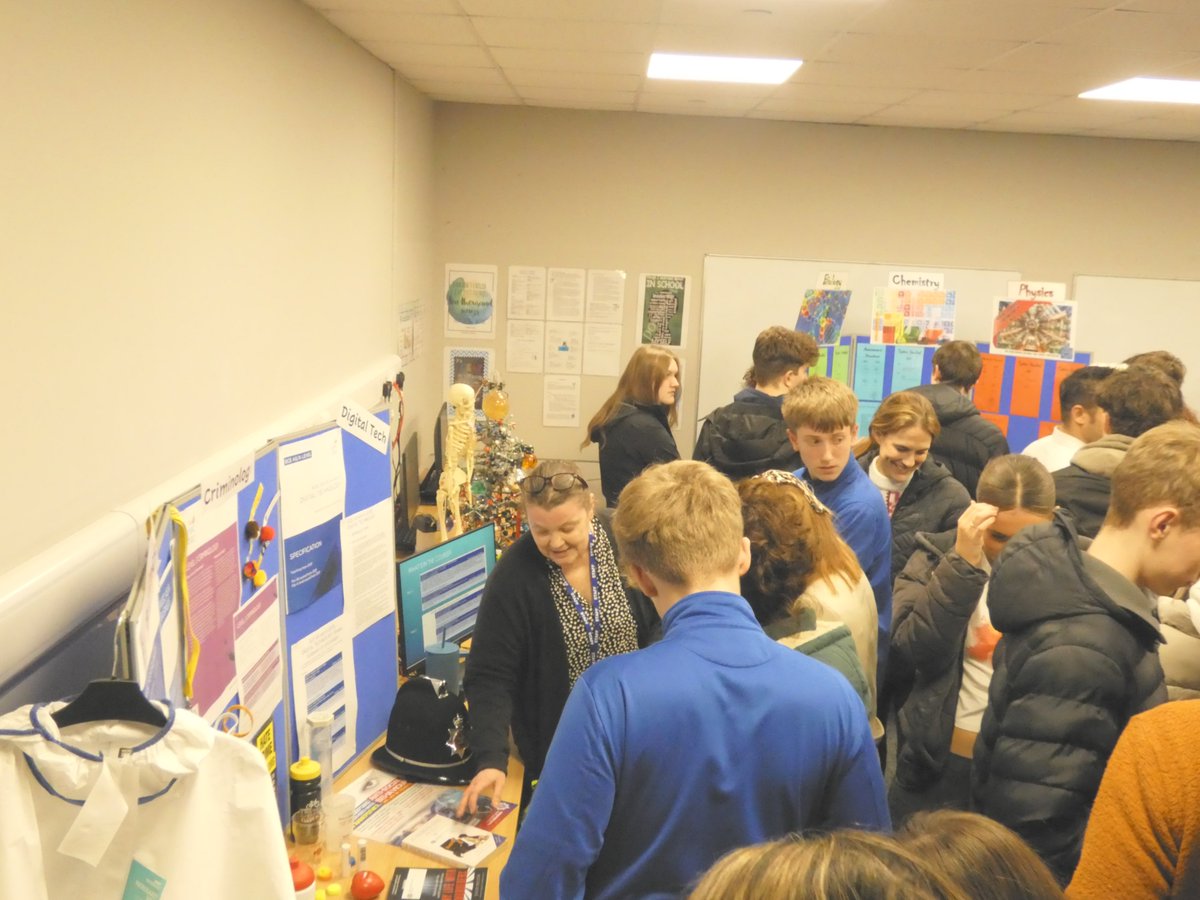 bedwashighsch's tweet photo. Our Sixth Form Open Evening has been a huge success this evening.  We have loved showing off our school and the subjects that we have to offer at A-Level. If you could not make it or have any further questions please contact Mrs Hudson. https://t.co/nFbYdV1Ds3 @Bedwas6thForm https://t.co/JE08vGPzs5