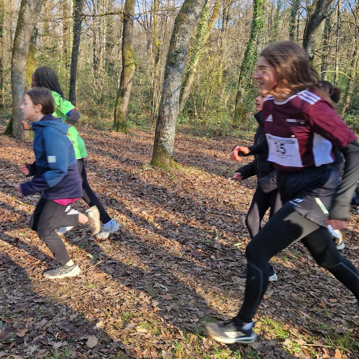 Un grand bravo 👏à nos 6 élèves qui ont représenté le collège au cross académique🏃‍♂️🏃‍♀️ #UNSS aujourd'hui ! 
Victorieuse au cross départemental, l'équipe termine 20ᵉ sur 48 au niveau académique.