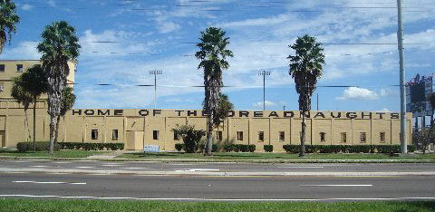 CountyPolk's tweet photo. 🏈Lakeland Dreadnaughts Seniors🏈
Today will be your last practice at Historic Bryant Stadium. Walk around Bill Castle Field one more time and savor the memories and your piece of history etched in this dynasty called Dreadnaughts Football. Thank you and let's go out in style🏆 https://t.co/R1XrTs67wz