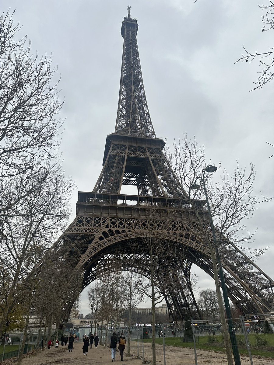 Some fantastic restaurants, some rather expensive shops YSL and Gucci to name a few but that’s the Christmas shopping done #Paris2024 Tuileries marché 😍🇫🇷❤️