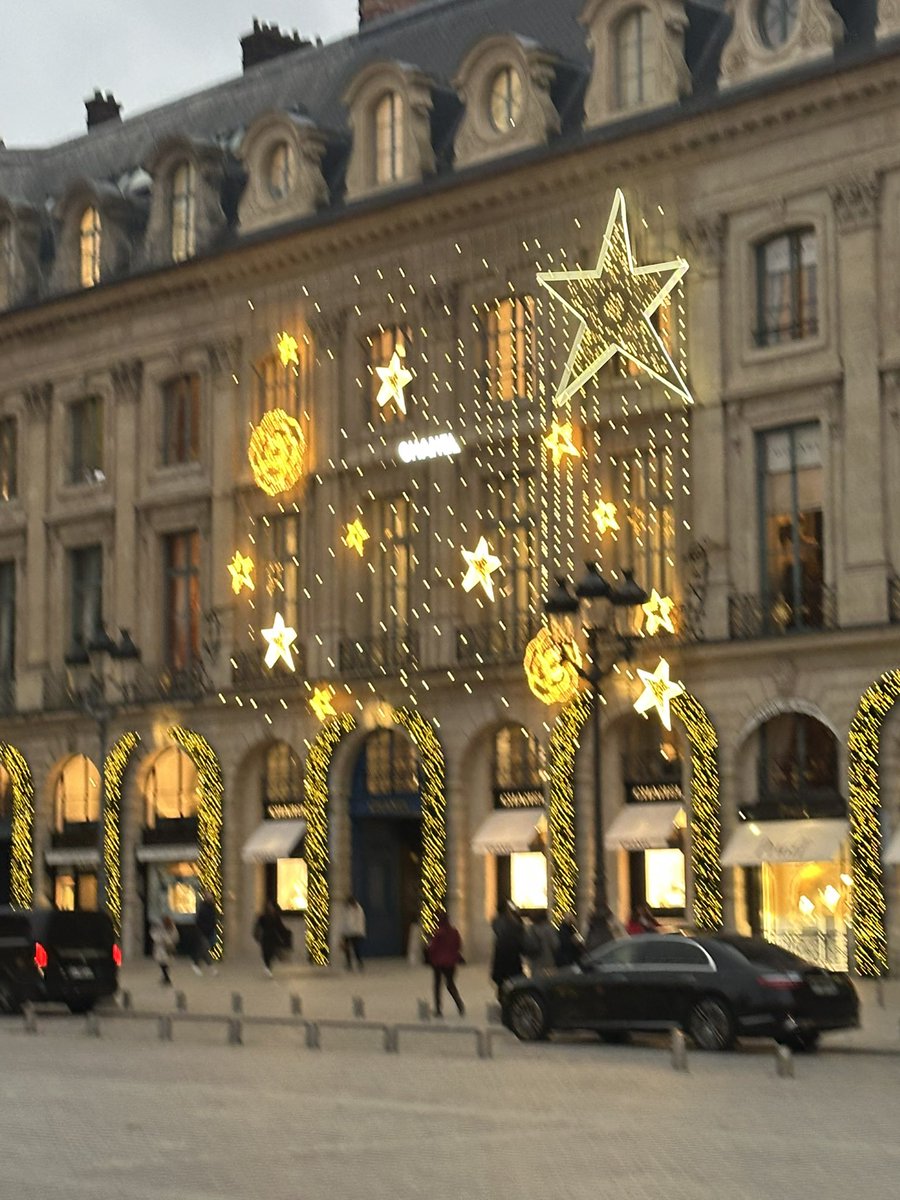 nufc1892pj's tweet image. Some fantastic restaurants, some rather expensive shops YSL and Gucci to name a few but that’s the Christmas shopping done #Paris2024 Tuileries marché 😍🇫🇷❤️