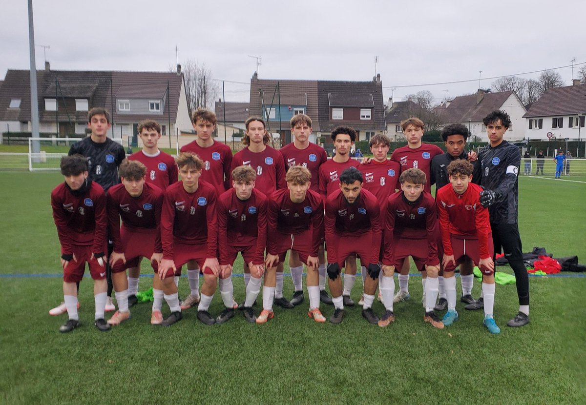 Victoire cet après-midi contre Rennes en <a href="/ChallengeJL/">Challenge Jean LEROY</a>  3-0, sous les yeux de P. Lafleuriel, DTR de <a href="/LFNofficiel/">Ligue F⭐⭐t Normandie 🤙</a>.
Place aux 8èmes en janvier, après la gambardella pour beaucoup, et un peu de repos !!
<a href="/unss/">UNSS_National</a>
#teamlittre