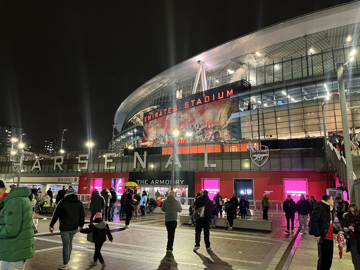 charles_watts's tweet photo. A night of Champions League awaits. https://t.co/gd4n6GyRM3