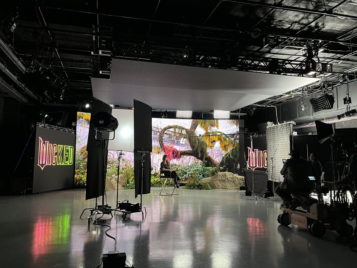 UniStudiosLot's tweet image. It was a pleasure to film this #interview with Cinematographer Alice Brooks, ASC on the Virtual Production Stage on the Lot! Thanks to the teams at @cineolighting and our colleagues at @universalproductionservices - great job! 🎥
#virtualproduction #virtualstage #wickedmovie