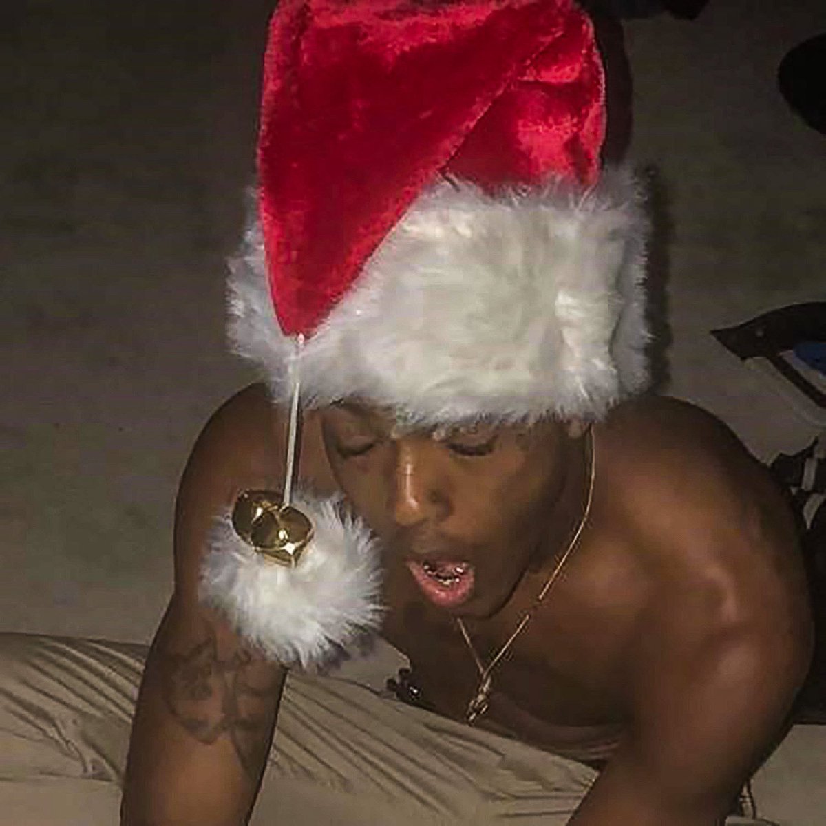 MAKE OUT HILL tweet media