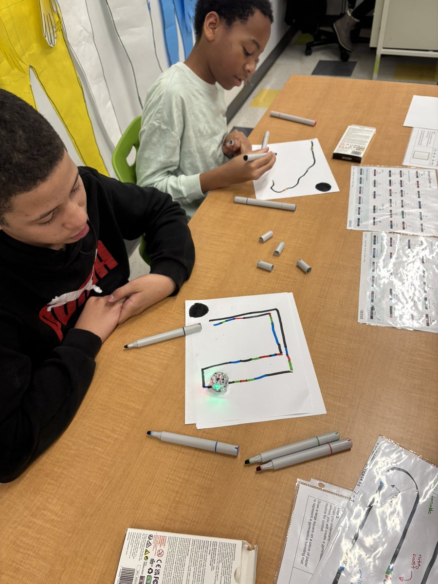 MrMeehanTech's tweet image. My new favorite coding tool is definitely @Ozobot . Students use color combinations to move the ozobot on a path from one location to another. The possibilities for using this are endless! #STEM #CreateTheFuture @ConnectionsWake