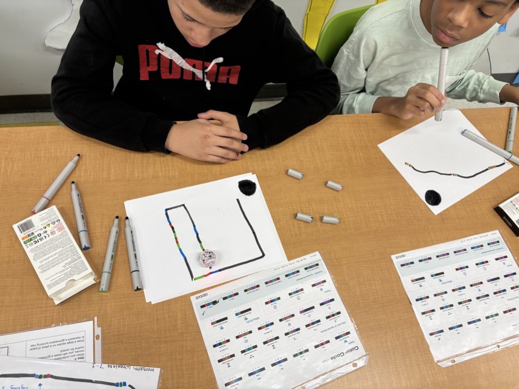 MrMeehanTech's tweet image. My new favorite coding tool is definitely @Ozobot . Students use color combinations to move the ozobot on a path from one location to another. The possibilities for using this are endless! #STEM #CreateTheFuture @ConnectionsWake