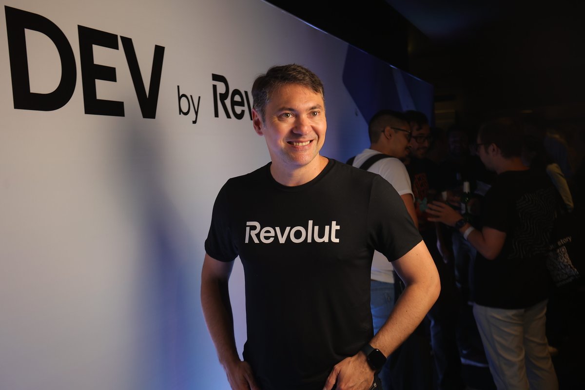 RevolutInsider's tweet image. Our first-ever #RevDev outside Europe was a huge success 🇧🇷

Tech enthusiasts got the scoop on Revolut’s plans in Brazil and connected with our brilliant engineers. 2024 was epic‌ — ‌here’s to an even bigger 2025. 

 #TechEvent #Engineering
