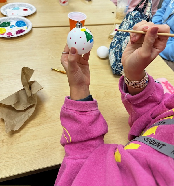 NWRankinHS's tweet photo. The Chick-fil-A Leader Academy wrapped up their annual Do Good December project by donating painted and unpainted Christmas ornaments, along with paint supplies, to help spread holiday cheer to the patients at Batson Children's Hospital. #WeAreNorthwest https://t.co/26Ey8BbzDS