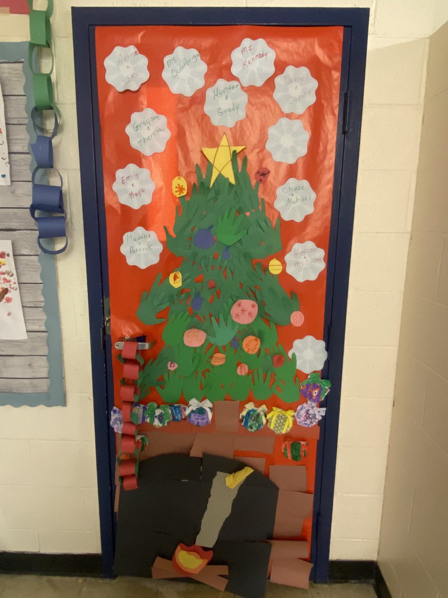 MsOuterbridge's tweet photo. The students worked so hard decorating their door this week! @sjboscoschool https://t.co/nEDwQCKLZJ