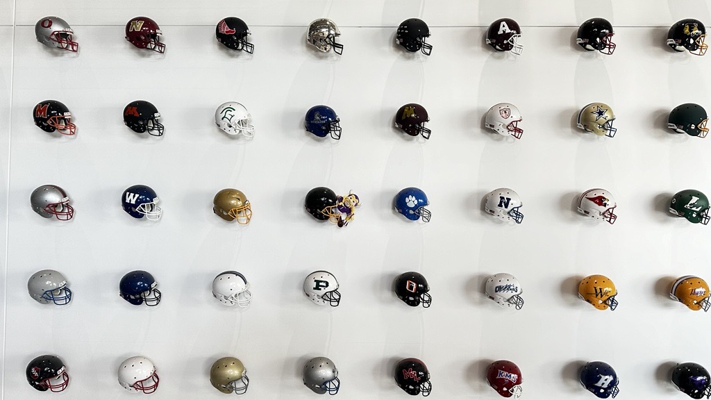 🏈 VIKTOR THE GIFTER: DAY 11 🏈 

Can you find Viktor on the Minnesota Vikings' Honor the Game wall? This wall of helmets, located behind our east main video board, celebrates every high school football team in the state of Minnesota!

Reminder: you can enter every day until