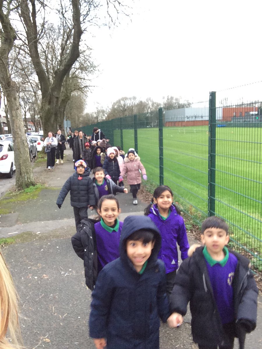 StLukesYear1H's tweet photo. We enjoyed our trip to the pantomime this morning 🎄😄 https://t.co/4KKHBV1UWR