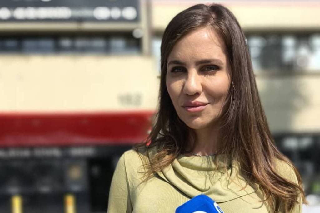 DidigoSantini's tweet photo. 🚨AGORA: Demitida pela Record, Fabíola Corrêa é a nova repórter do “Tá Na Hora” com José Luiz Datena no SBT. https://t.co/f6WRwZO9Nu