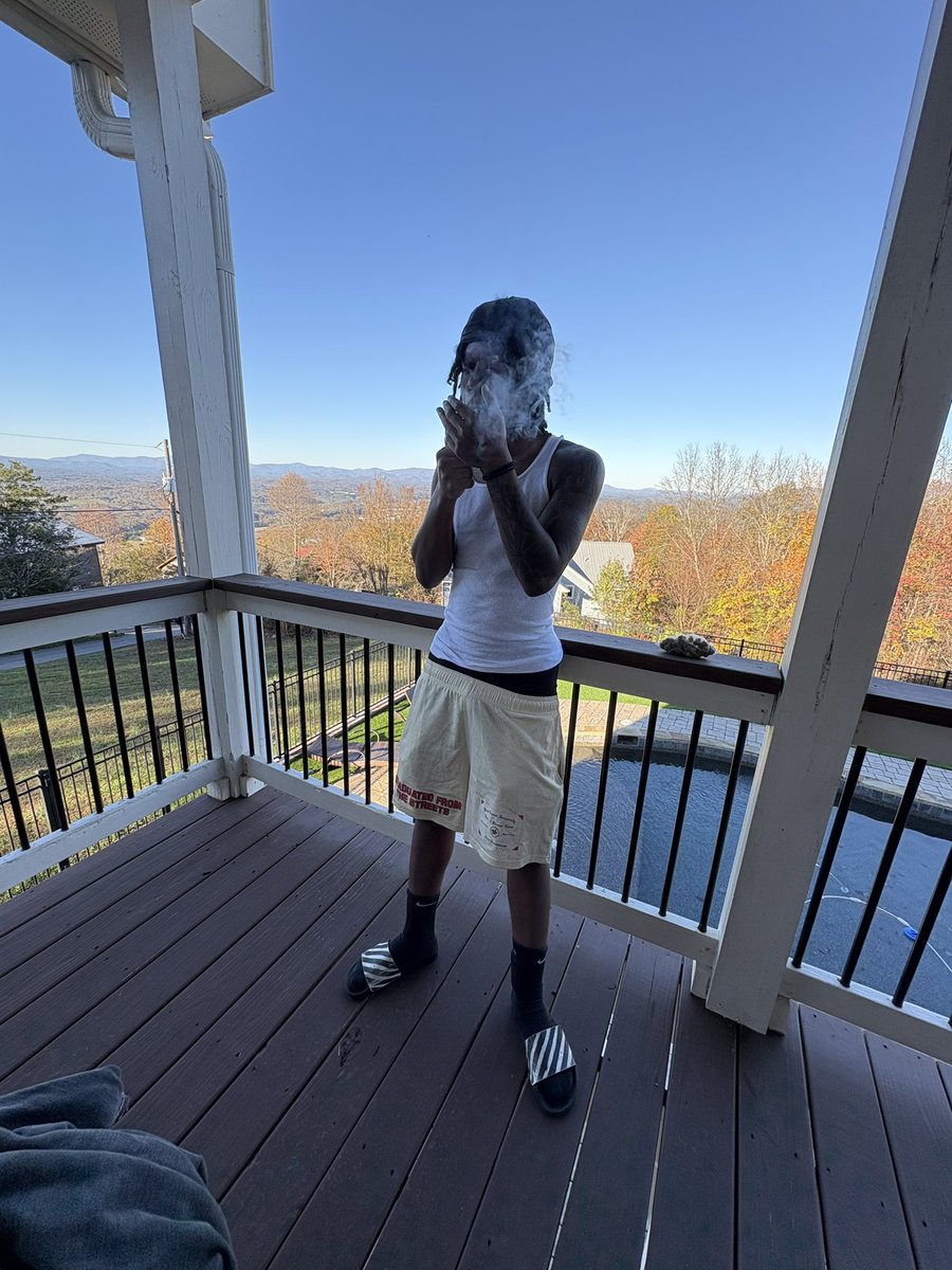 💰 (@lilhakimm) on Twitter photo 