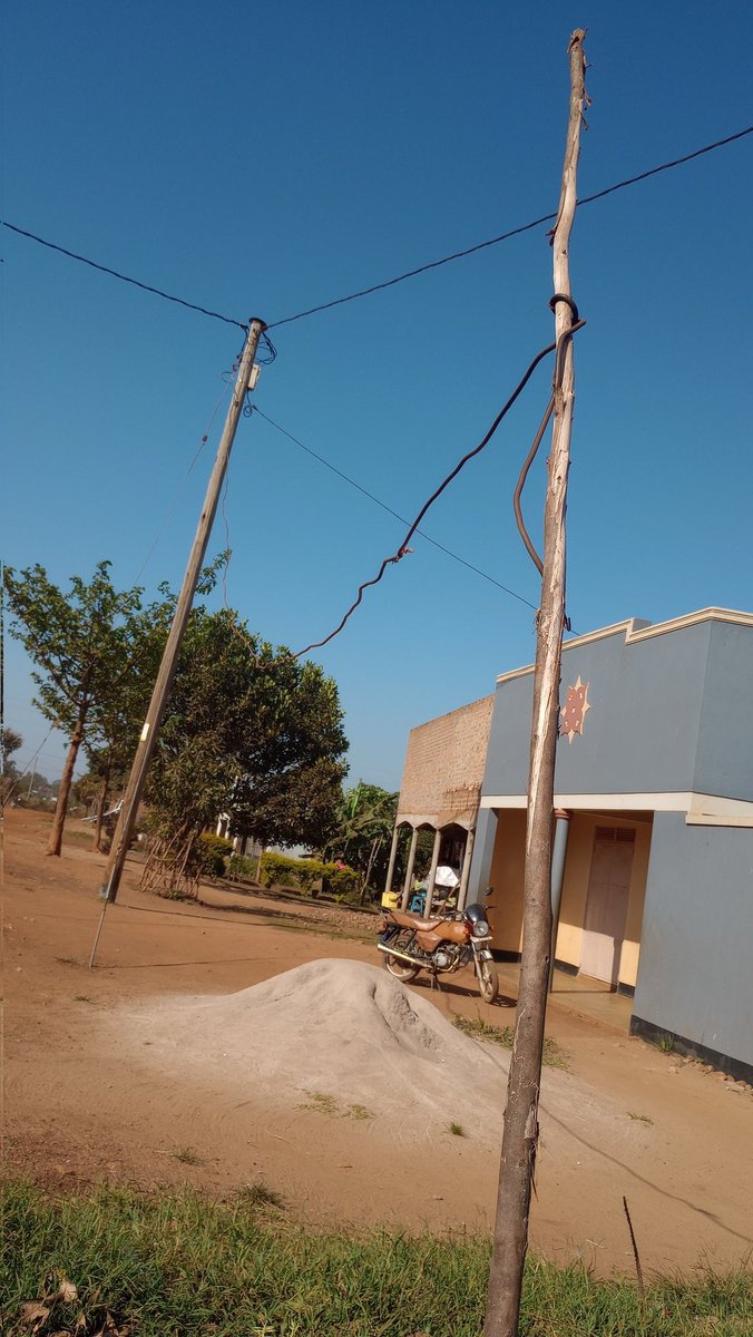 When we talk about safety for people I actually don't know what you mean <a href="/UmemeLtd/">Umeme Limited</a>  People collecting grasshopper 🦗 are connected from pole by <a href="/UmemeLtd/">Umeme Limited</a> staff putting bare wire close to the ground exposing community to great danger. 
#bweyale