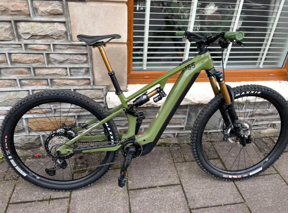 Stolen from Aberdare last night the there’s as spate of thefts of ebbs in the last few days this has been the third in as many days. Please make sure yours is secure and safely locked consider insuring it too #stolenbikesuk