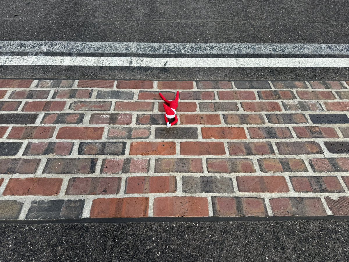 KPRracin's tweet photo. Wallace kissed the bricks today @IMS
- - -
#KPR #PoweredByMPR #EST1994
#elfontheshelf #Wallace #Indy https://t.co/s8E0Z0Pgbz