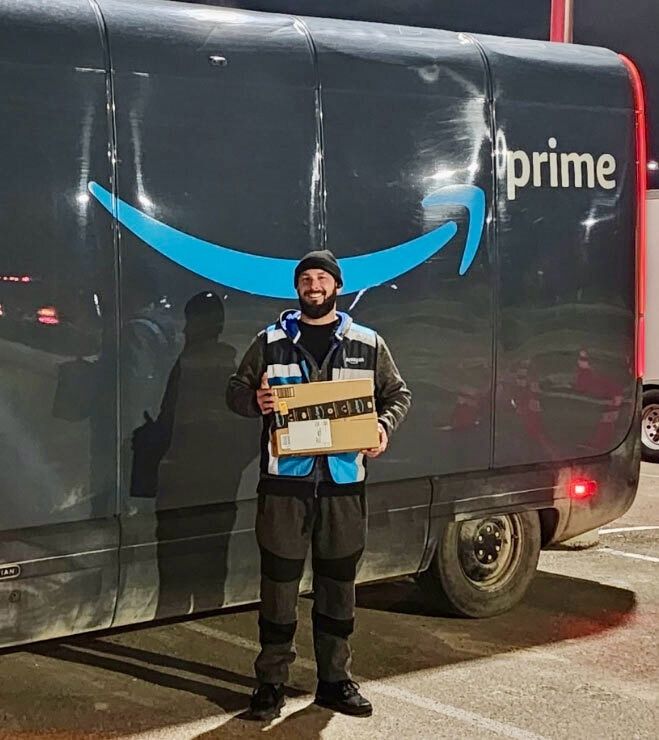 Amazon News tweet media