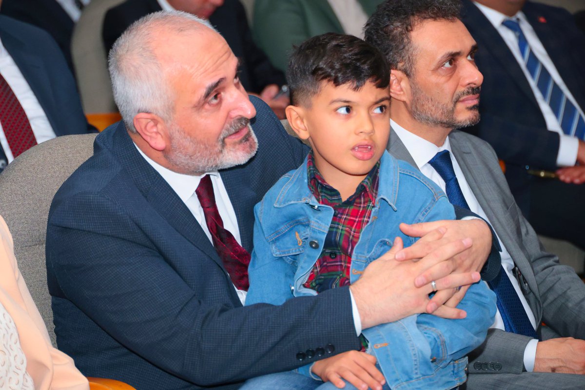 Mesleki ve Teknik Eğitim Genel Müdürümüz Sayın Ali Karagöz "Mersin'de Mesleki Eğitim ve Ahilik Programı"na Katıldı✨

🔗meb.ai/UEobIoP

<a href="/tcmeb/">Millî Eğitim Bakanlığı</a> 
<a href="/Yusuf__Tekin/">Yusuf Tekin</a> 
@MeslegimHayatim 
<a href="/_Ali_KARAGOZ/">Dr. Ali KARAGÖZ</a> 
<a href="/ahpehlivan53/">Ali Hamza Pehlivan</a> 
<a href="/fazilet_durmus/">Fazilet Öğretmen 🇹🇷</a>