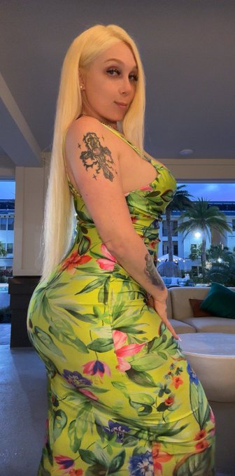 1 pic. Wanna fuck? ? https://t.co/2wFkJ4wnw1