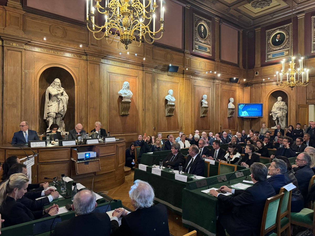 AcadBeauxarts's tweet photo. Cérémonie de remise des Prix de la Fondation Jacques Rougerie – @AcadBeauxarts  inaugurée par la ministre de la Culture Rachida Dati, le prince Albert II de Monaco, le chancelier de l’Institut de France Xavier Darcos et le secrétaire perpétuel de l’Académie Laurent Petitgirard. https://t.co/Ky53HDMasI