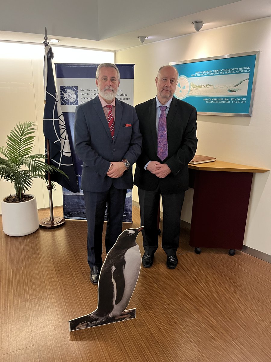AntarcticTreaty's tweet photo. Today the Executive Secretary welcomed representatives from the delegation of Chile to the #AntarcticTreaty Secretariat offices in Buenos Aires. 🇨🇱🇦🇶 https://t.co/UpI3qu75Vj