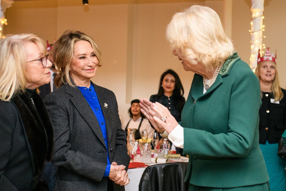 agedorgallery's tweet image. While @people magazine is once again predicting the imminent #coronation of Princess Kate, #QueenCamilla launched the "Festive Feast" project — a public lunch aimed at ensuring no one spends #Christmas alone #PrincessCatherine #PrincessofWales #FutureQueen #RoyalFamily #Agedor