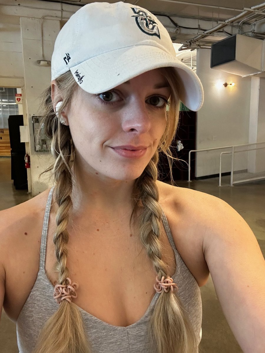 soccermombri's tweet photo. Vulnerable post…can my no make up face still be cute? ☹️ https://t.co/lrXnx0AoNB