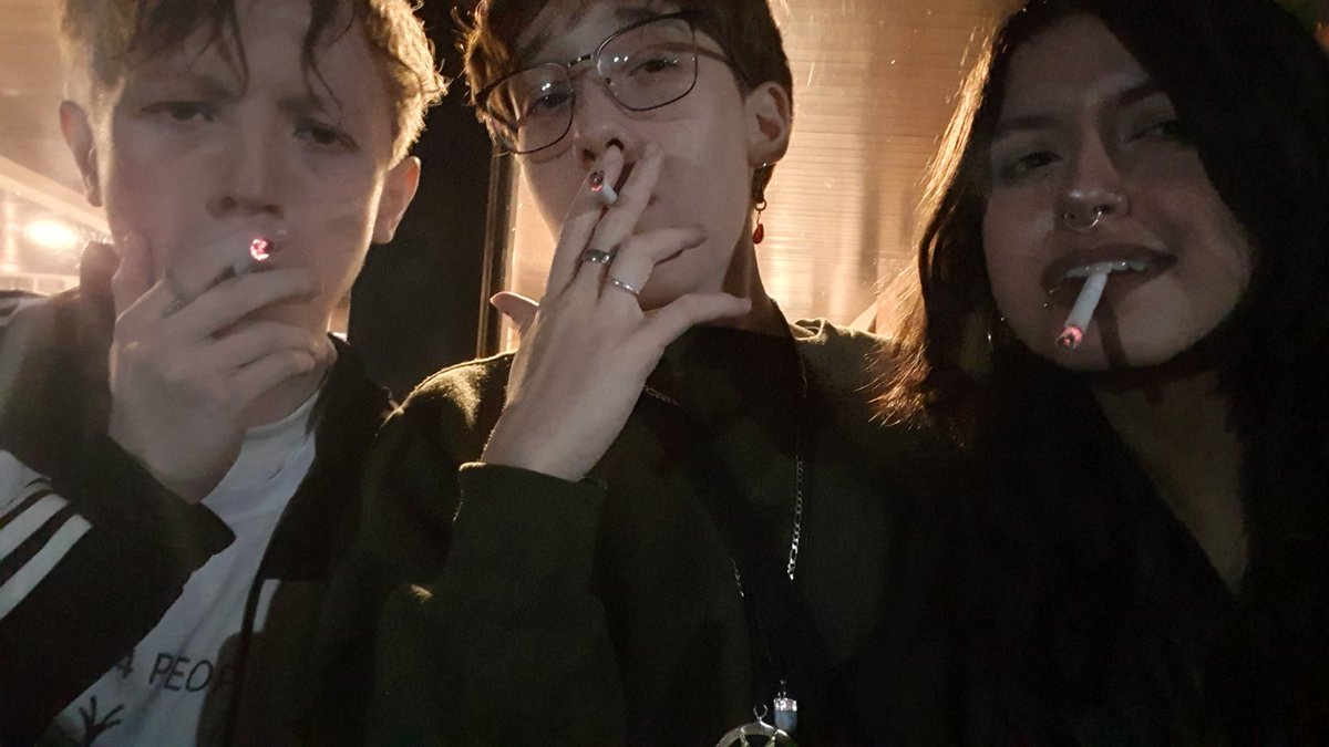 x_htta's tweet image. e são mto bnyos tbm pqp