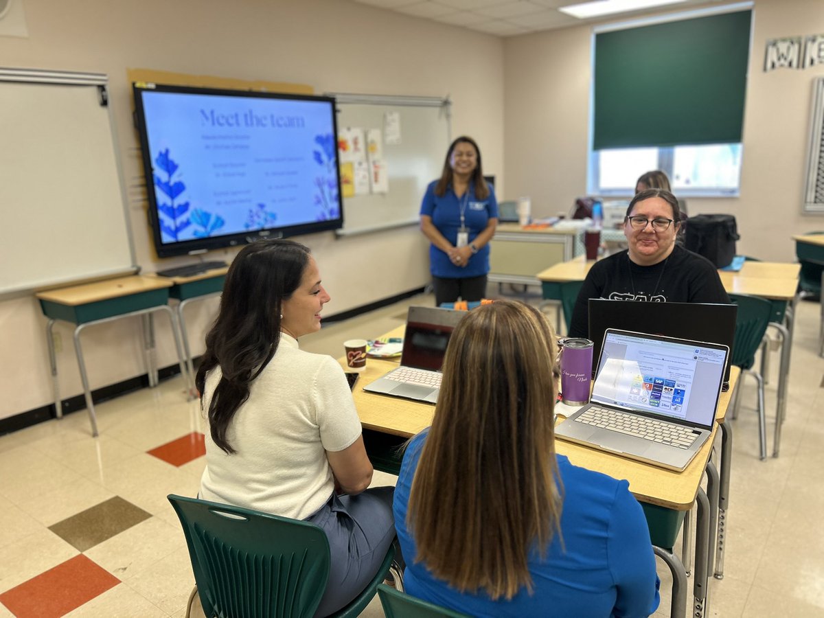 MDCPSSci's tweet photo. What a great opportunity to collaborate among our science professionals @stirrupelem as we review and support K-12 Science Fair @MDCPS.
#EnhancingK12ScienceMDCPS
@AileenVega123 @WendyForteza @DaneMDCPS @NestorEMarcia @MDCPSSTEAM @MDCPSAcademics @BNCEE_MDCPS @MDCPSRobotics https://t.co/5PIWqz3NLx